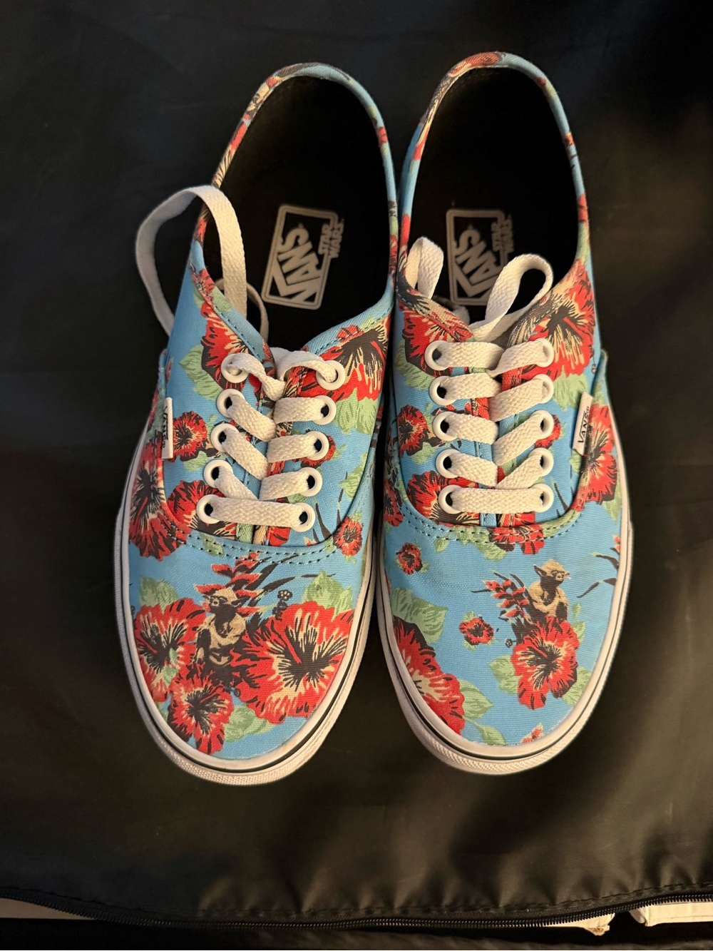 Vans Black and Teal Star Wars Yoda Aloha Box Size 8 Women